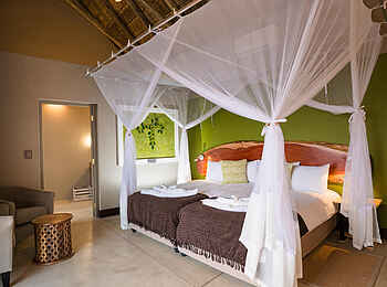 Safarihoek Lodge: Luxury Room Bett