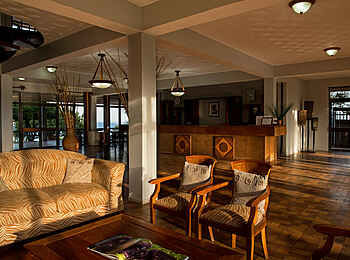 Akagera Game Lodge: Bar und Lounge Akagera Game Lodge: Bar und Lounge