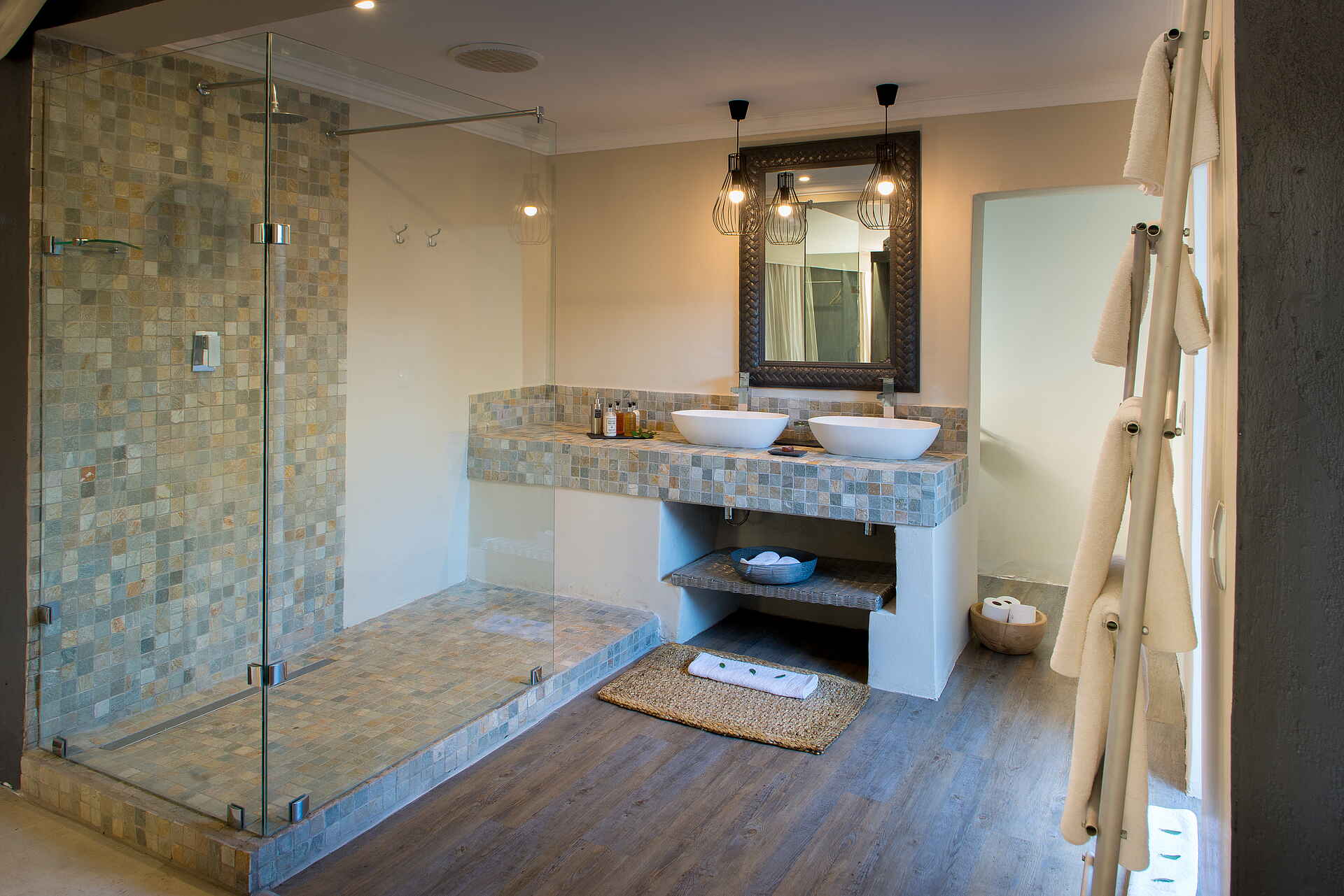 Simbavati River Lodge: Modernes Badezimmer Krüger Nationalpark, Safari, Simbavati River Lodge, Timbavati Game Reserve, Badezimmer