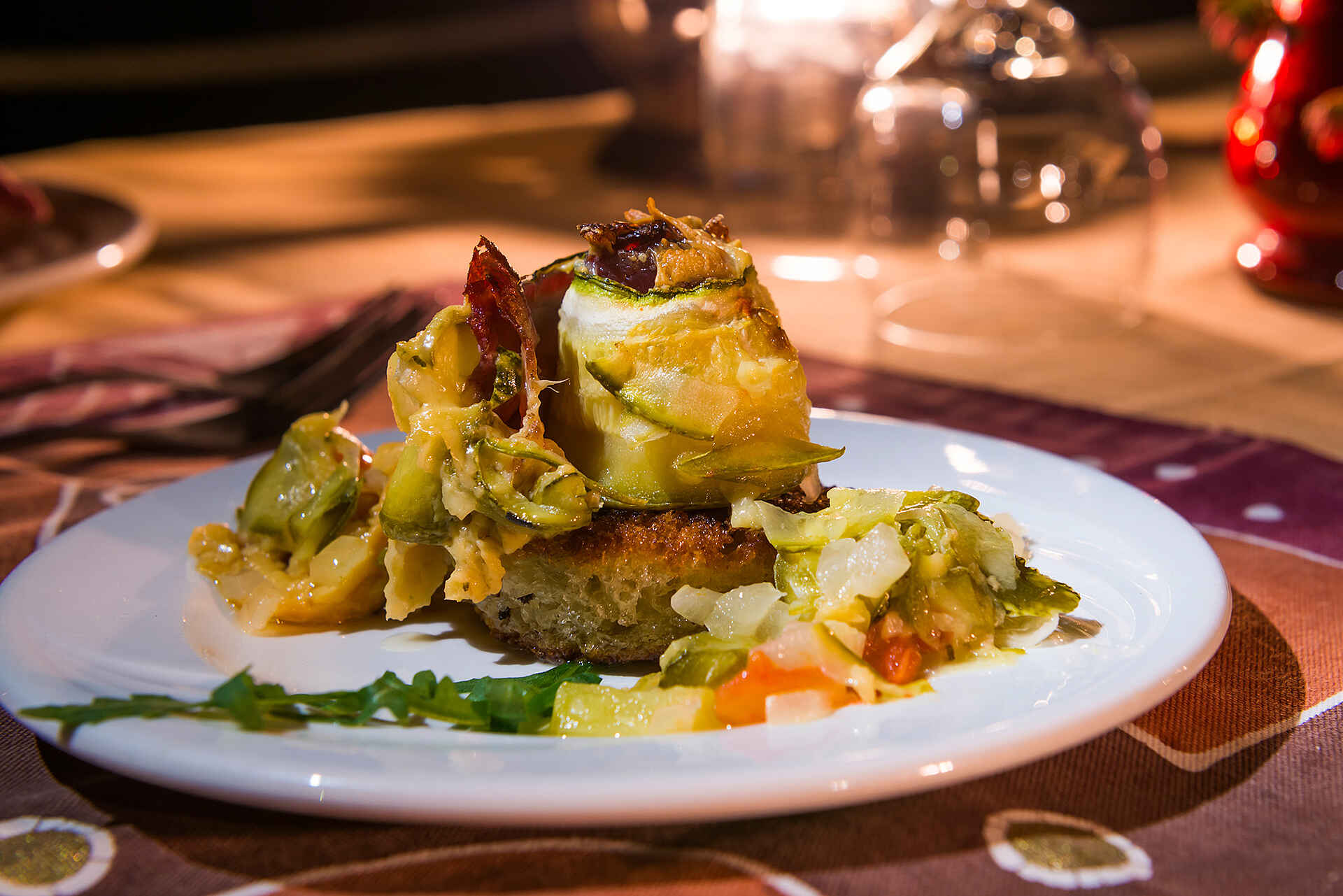 Food & Bev, Deck, Kafue National Park, Kafue River, KaingU Safari Lodge, Breakfast, Dinner, Drinks, Essen, Lunch, Mahlzeiten, Speisen, Trinken, Vegetarisch, Afrikarma, Afrikarma Safaris, Afrikarma Safaris - Wildnis Hautnah, Afrikarma.de, Gil Bauer, Rick Schulz, Julia Bauer, Lynda Schulz