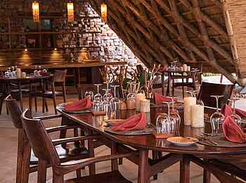Nile Safari Lodge: Restaurantbereich Nile Safari Lodge: Restaurantbereich