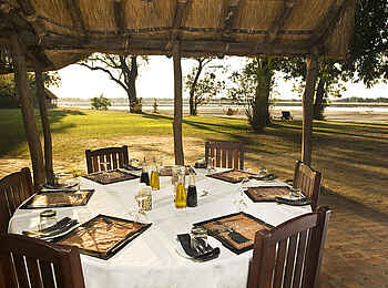 Tafika Camp: Gästetisch