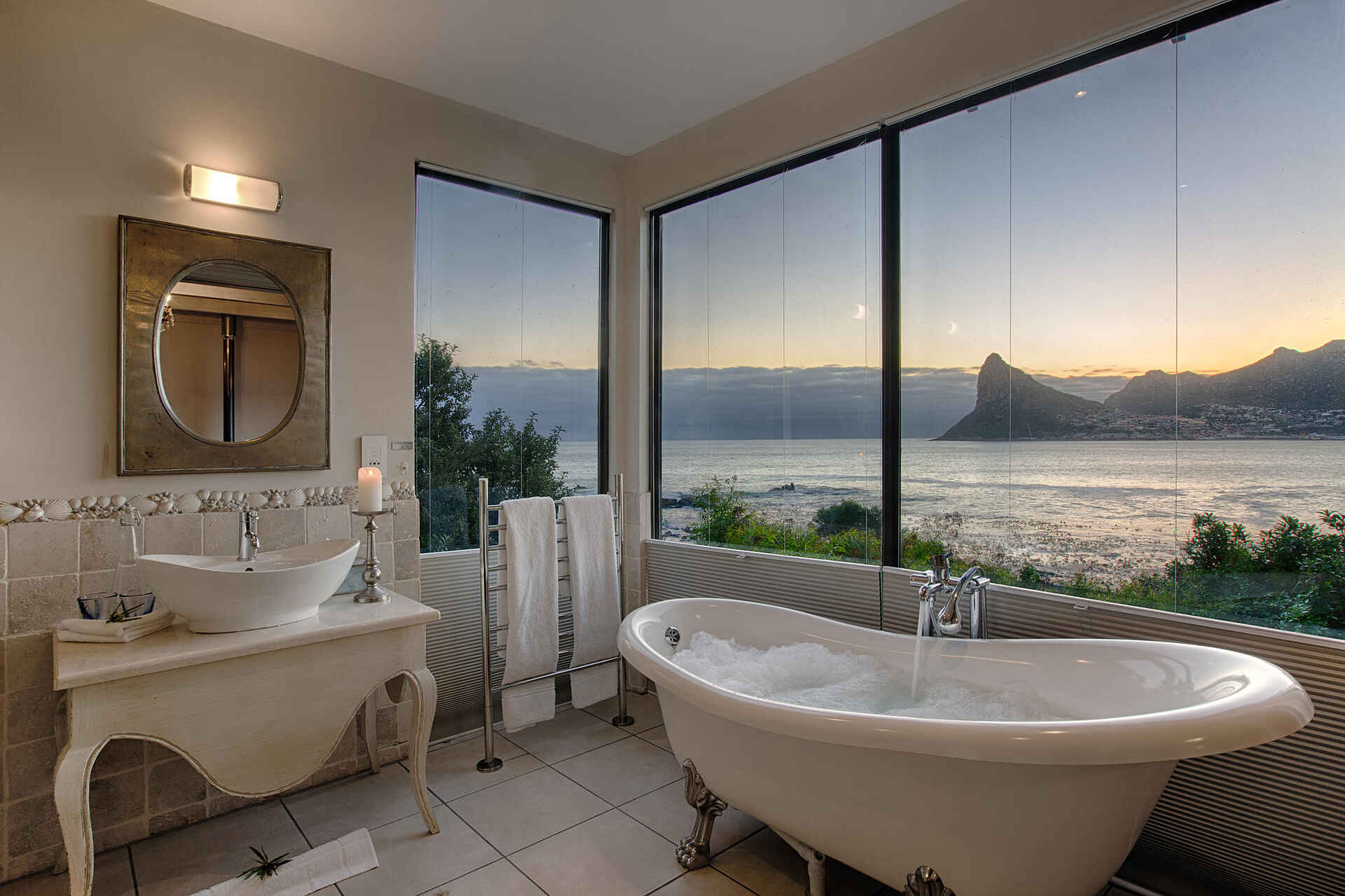 Tintswalo Atlantic Boutique-Hotel: Das Bad der Corsica Mountain Suite