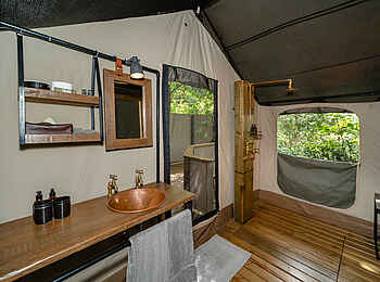 Tsowa Safari Island Lodge: Das Badezimmer