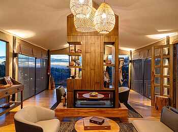 Warangi Ridge Lodge: Lounge