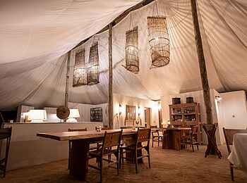 Chisa Busanga Camp: Restaurantbereich Chisa Busanga Camp: Restaurantbereich