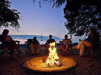 Mkulumadzi Lodge: Feuerstelle