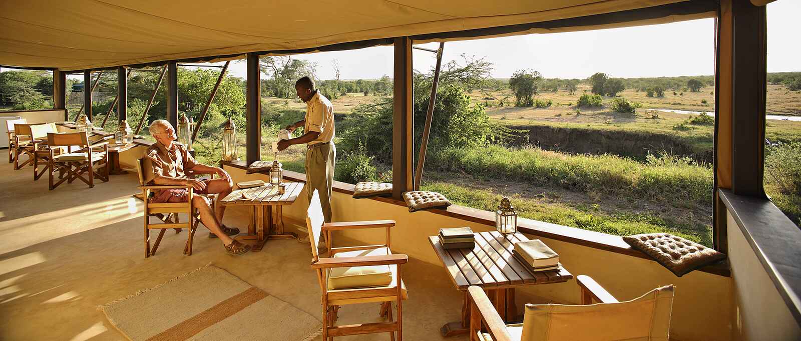 Ol Pejeta Bush Camp: Blick von der Lounge auf die Umgebung. Ol Pejeta Bush Camp: Blick von der Lounge auf die Umgebung.