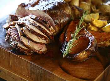 Phinda Homestead: Hauptgericht mit Fleisch Phinda Homestead: Hauptgericht mit Fleisch