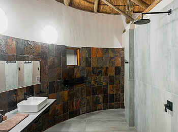 Thamalakane River Lodge: Badezimmer mit Dusche
