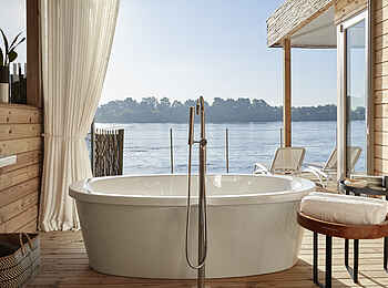 Victoria Falls River Lodge - Island Treehouse Suites: Badezimmer einer Treehouse Suite Victoria Falls River Lodge - Island Treehouse Suites: Badezimmer einer Treehouse Suite