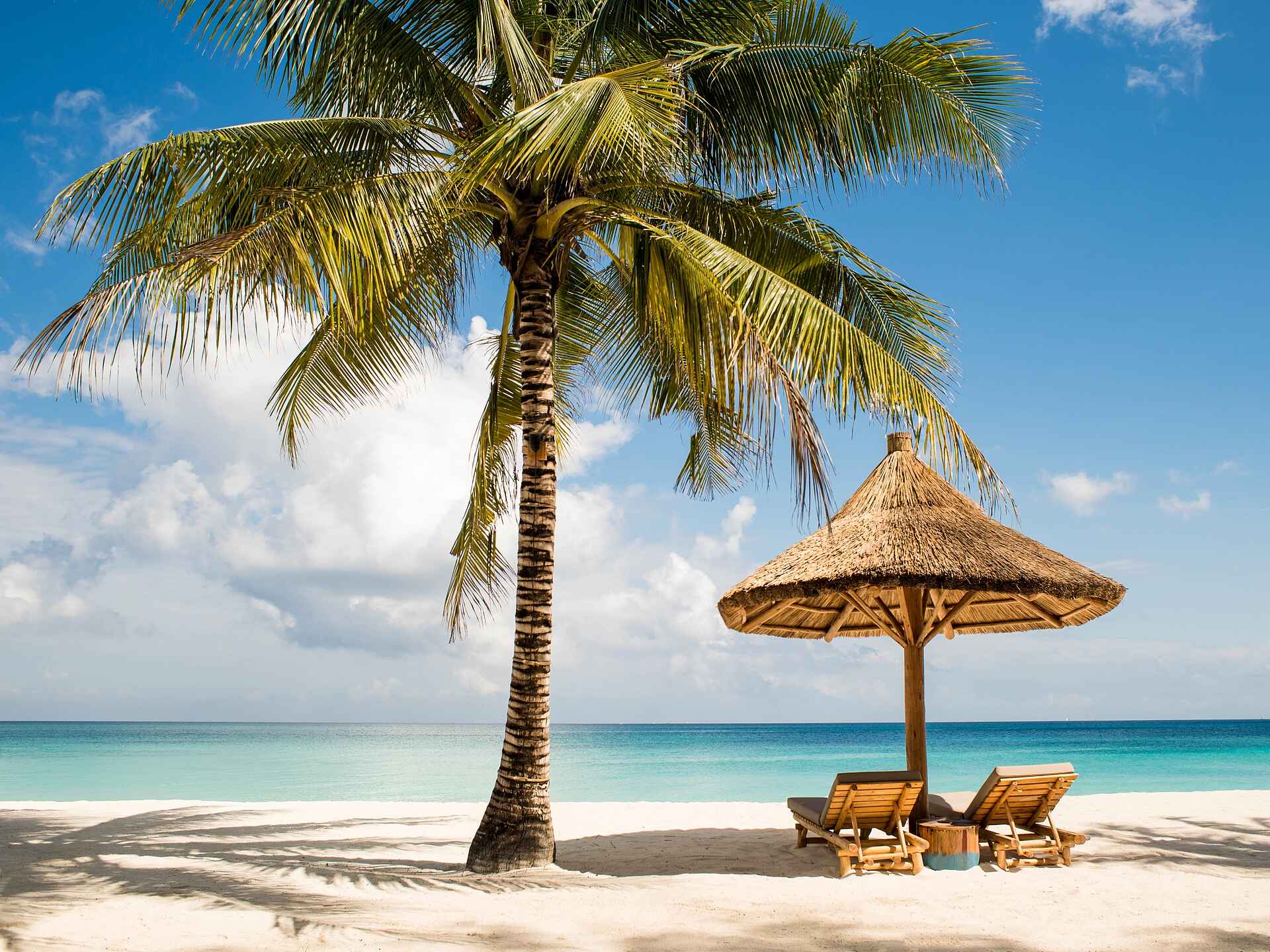 Zuri Zanzibar: Weißer Sandstrand und türkisblaues Meer