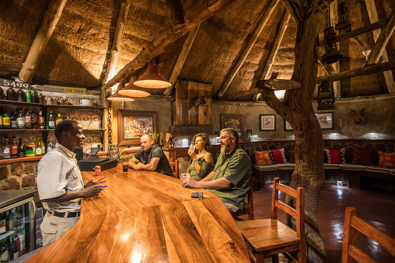 Robins Camp: Bar Robins Camp: Bar