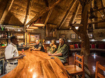 Robins Camp: Bar Robins Camp: Bar