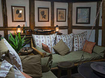 Buhoma Lodge: Sitzecke