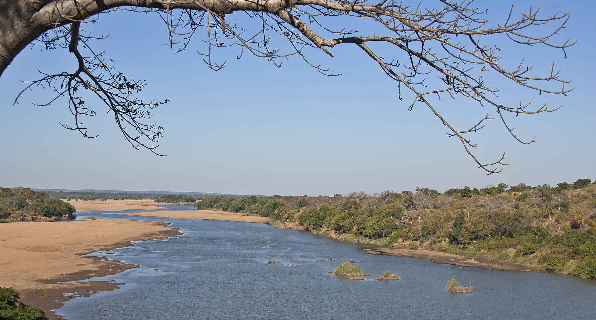Chilo Gorge Safari Lodge: Blick von der Lodge auf den Save River