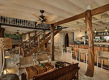 Constance Tsarabanjina: Die Bar Constance Tsarabanjina: Die Bar