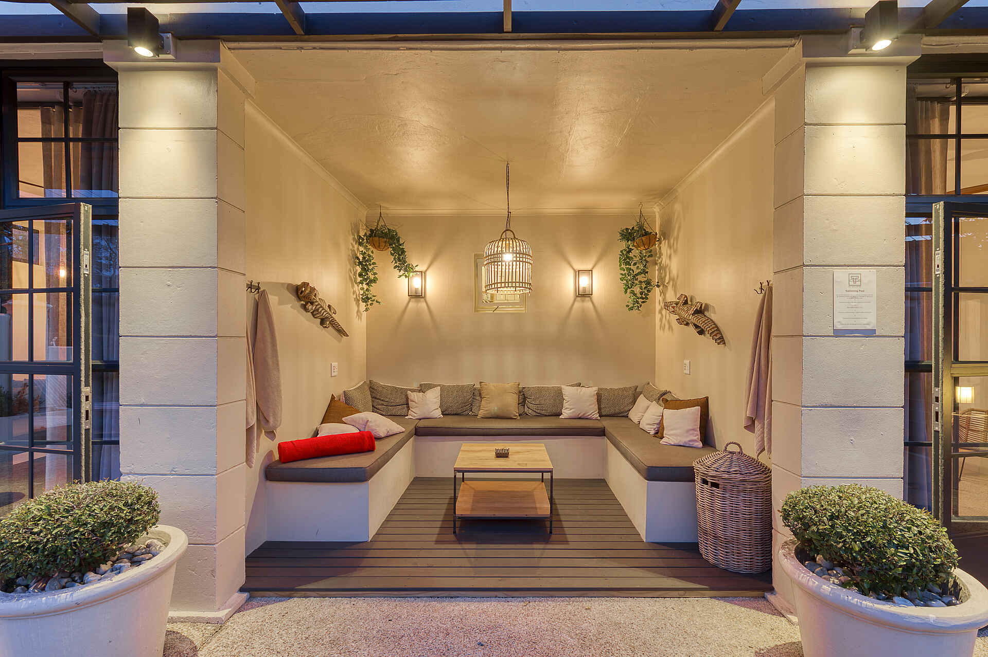 De Tafelberg Guesthouse: Die Pool Lounge