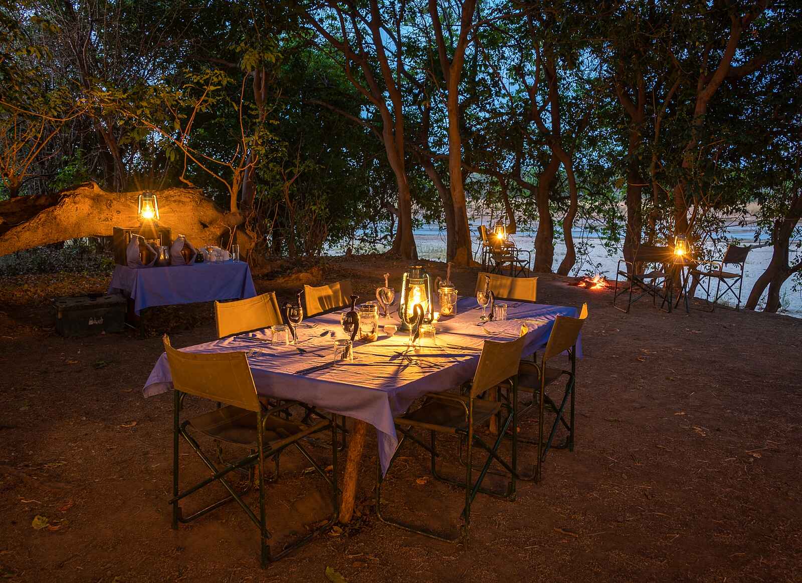 Mobile Walking Safari: Dinner am Fluss Mobile Walking Safari: Dinner am Fluss