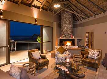 Safarihoek Lodge: Am Kamin