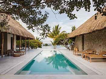 Sussurro: Poolbereich Sussurro: Poolbereich