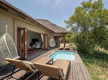 Tintswalo Safari Lodge: Der Pool der Grand Suite