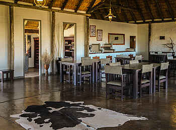 Desert Homestead: Essensbereich innen