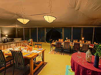 Porini Lion Camp: Kurz vor dem Dinner Porini Lion Camp: Kurz vor dem Dinner