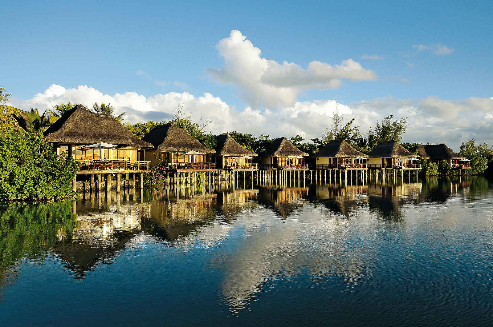 Constance Prince Maurice: Villen aufgereiht Constance Prince Maurice: Villen aufgereiht