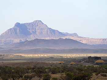 Doro Nawas: Mik-Berge