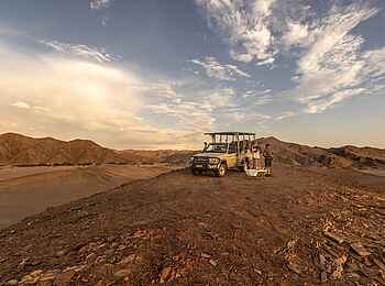 Hoanib Valley Camp: Sundowner Gamedrive Hoanib Valley Camp: Sundowner Gamedrive