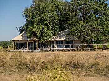 Nyamatusi Mahogany: die Lodge von aussen