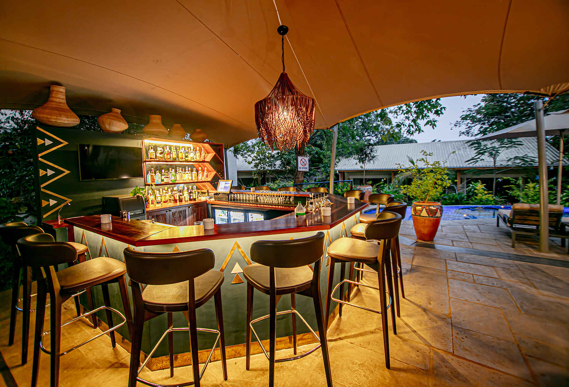 Shongwe Lookout Lodge: An der Bar