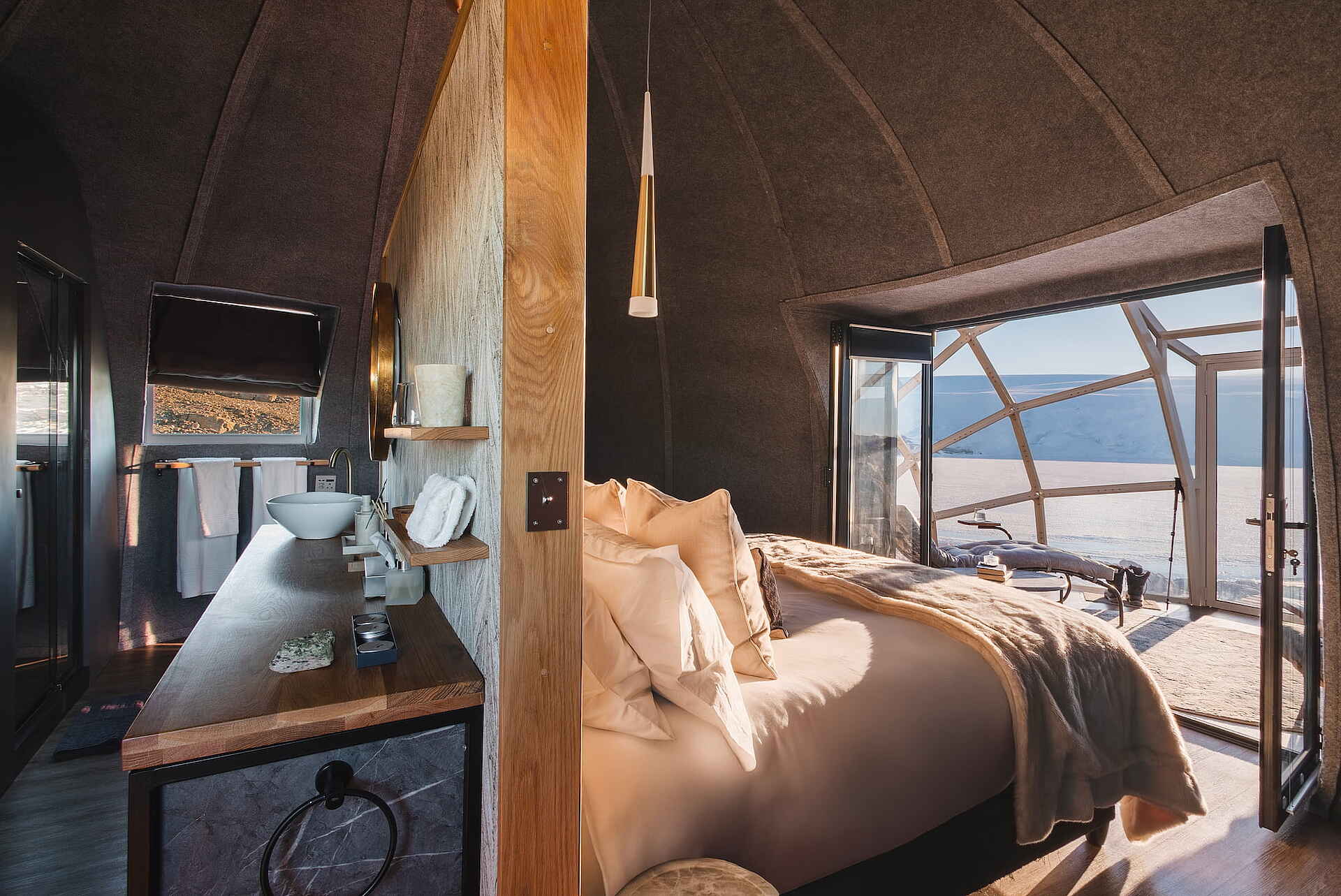 Whichaway Camp: Schlafkapsel Bett und Bad Whichaway Camp: Schlafkapsel Bett und Bad