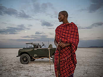 Chem Chem Lodge: Guide vor Safarifahrzeug Chem Chem Lodge: Guide vor Safarifahrzeug