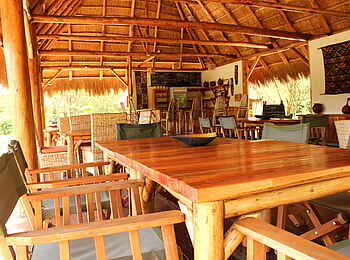 Enjojo Lodge: Tische im Restaurant