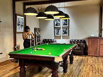 Entikko Safari Lodge: Das Billiardzimmer Entikko Safari Lodge: Das Billiardzimmer