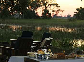 Kujwana Camp: Buffet am Wasser