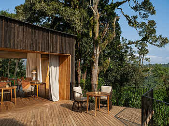 Lemala Osonjoi Lodge: Die Restaurant Terrasse Lemala Osonjoi Lodge: Die Restaurant Terrasse