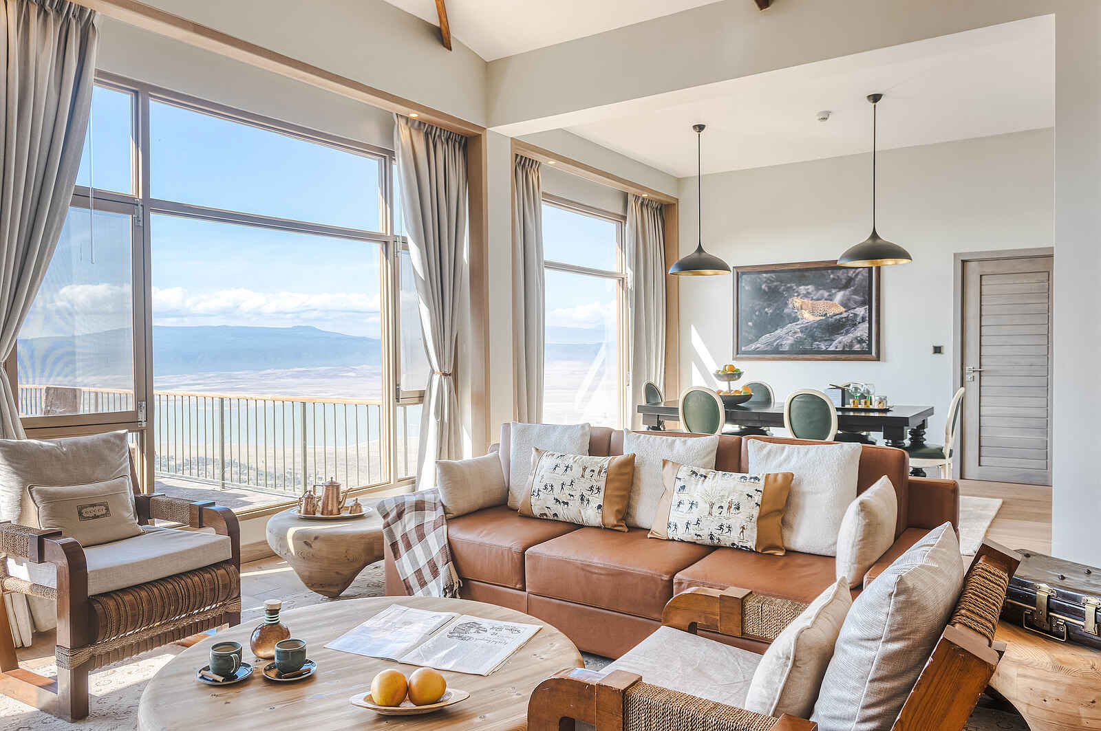 Ngorongoro Lodge Melia Collection: Wohnbereich der Royal Suite Ngorongoro Lodge Melia Collection: Wohnbereich der Royal Suite