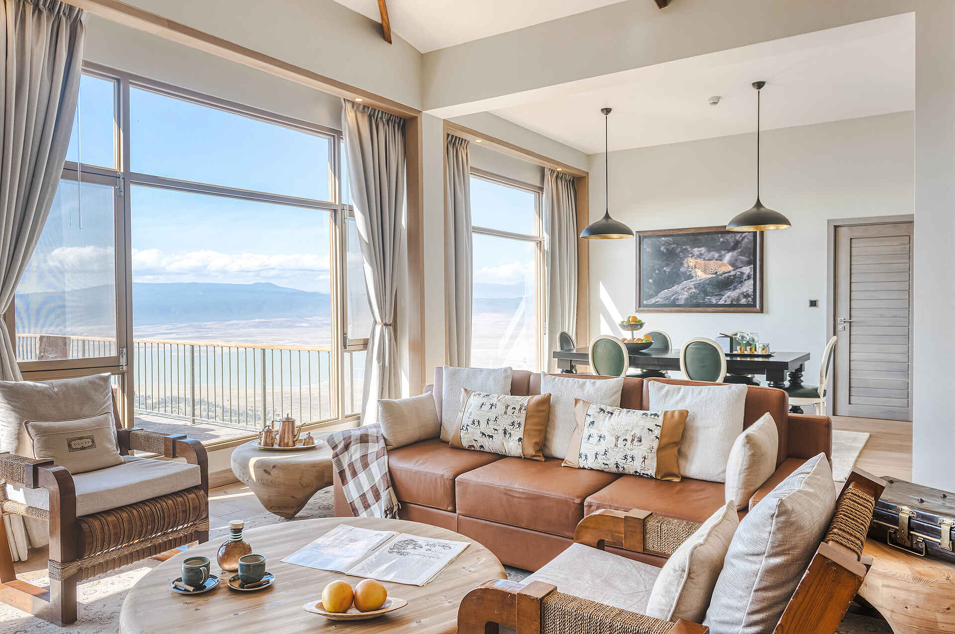 Ngorongoro Lodge Melia Collection: Wohnbereich der Royal Suite Ngorongoro Lodge Melia Collection: Wohnbereich der Royal Suite