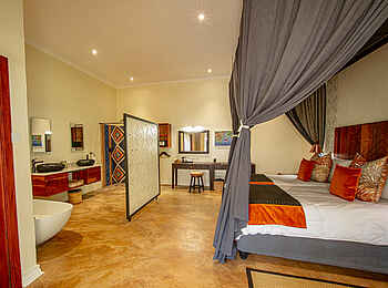 Shongwe Lookout Lodge: Executive Room Blick hinein