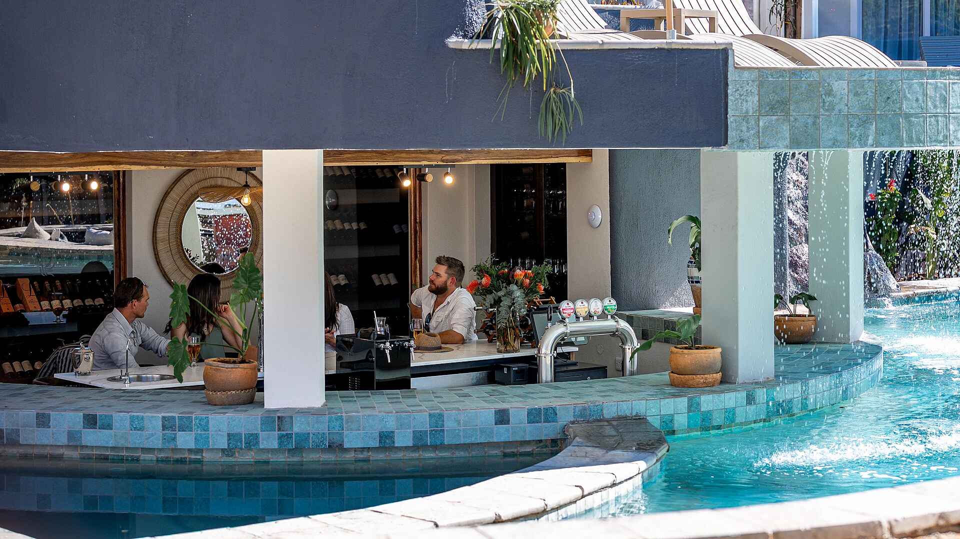 Shongwe Samanzi Lodge: Die Swim-up Bar Shongwe Samanzi Lodge: Die Swim-up Bar