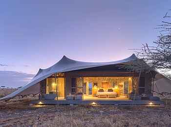Namiri Plains Camp: Guest Tent Ansicht