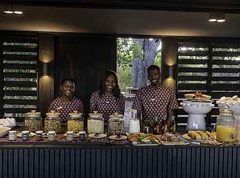 Kiri Camp: Das Frühstücksbuffet Kiri Camp: Das Frühstücksbuffet