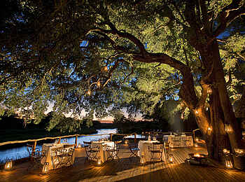 Lion Sands Tinga Lodge: Außendeck