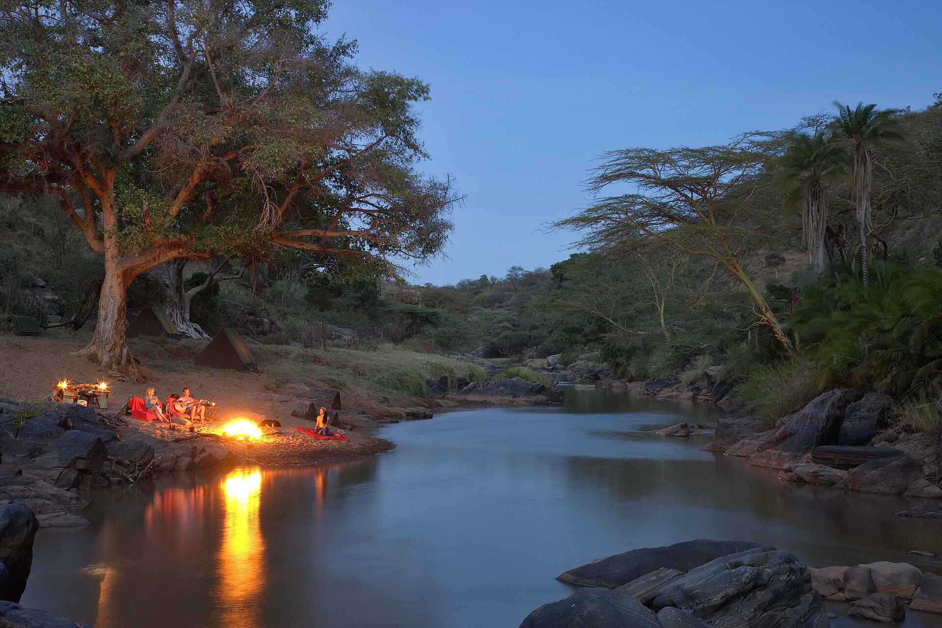 Ol Malo: Lagefeuer am Fluss Demetrio, Kenya, Laikipia, Ol Malo, Laikipia Plateau, Aktivitäten, Camping, Lagerfeuer, Afrikarma, Afrikarma Safaris, Afrikarma Safaris. Wildnis. Hautnah., Afrikarma.de