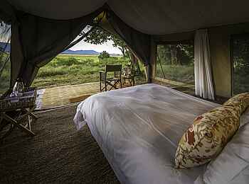 John's Camp: Innenraum eines Gästezelts