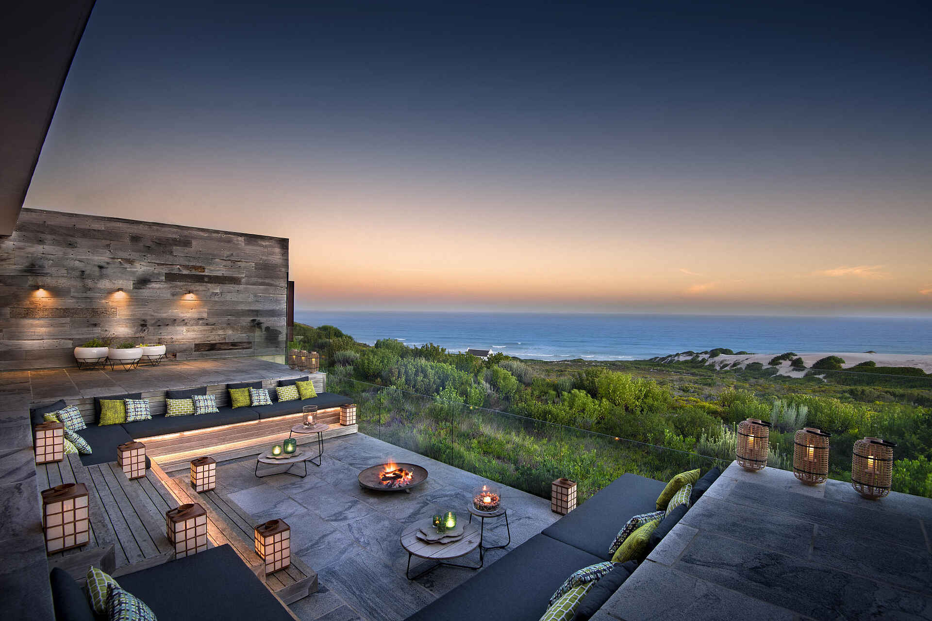 Morukuru Beach Lodge: Die Boma bei Sonnenuntergang