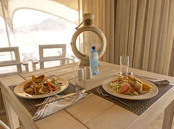 Desert Hills Glamping: Unterschiedliche Speisen Desert Hills Glamping: Unterschiedliche Speisen